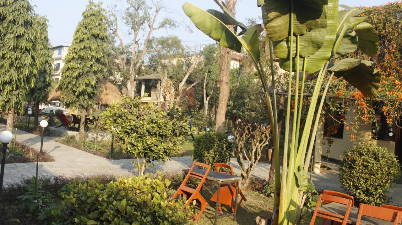 Travellers Jungle Camp Hotell Sauraha Eksteriør bilde